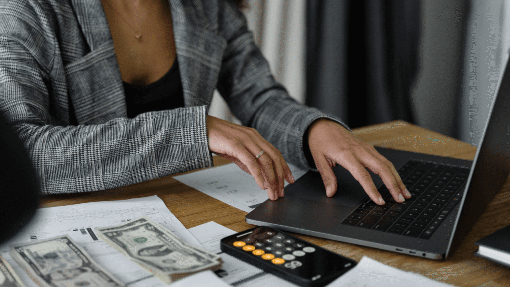 Payroll Administrator and UK Payroll System Training Image - 1