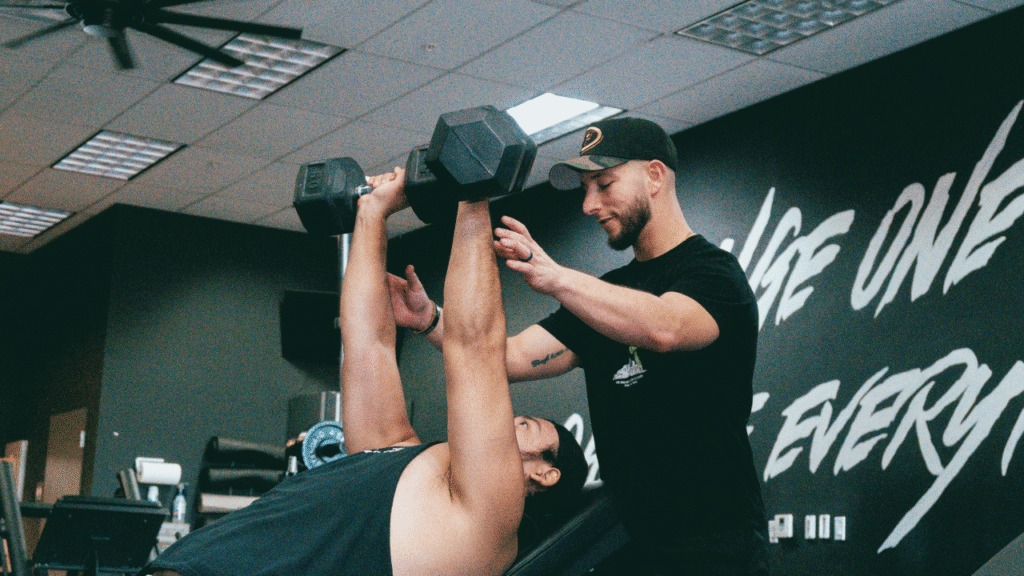 Personal Trainer Healthy Fitness Course Image - 3