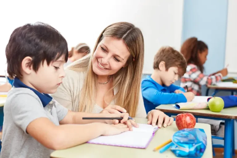 How to Become a Higher Level Teaching Assistant (HLTA)