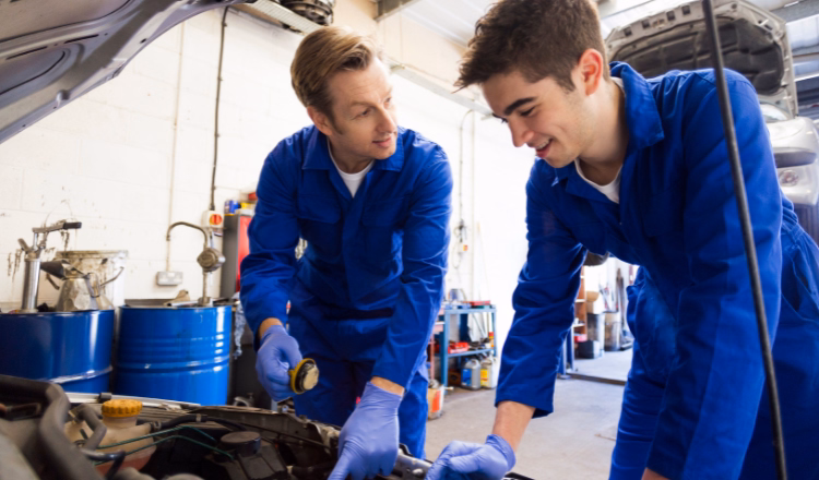 Motorbike Mechanic Diploma vs Apprenticeship Which One Gets You Job-Ready Faster