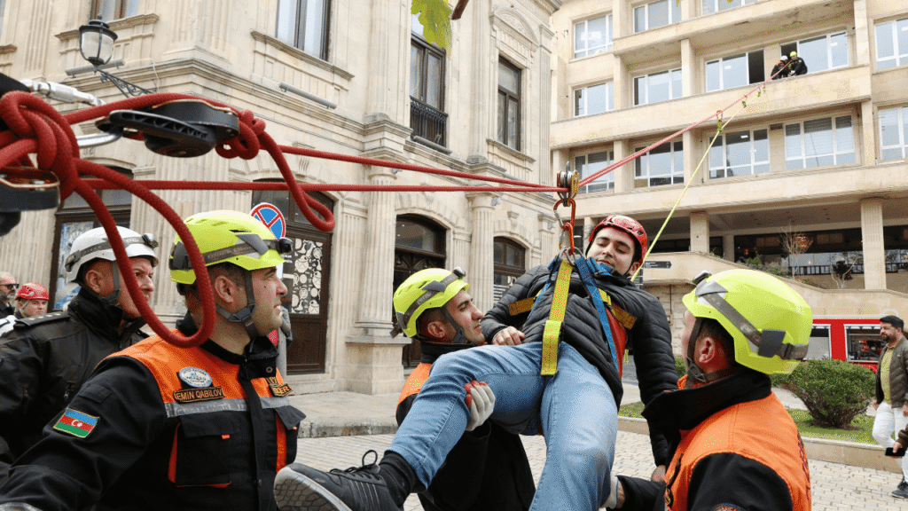 Manual Handling and Emergency First Aid Image - 3
